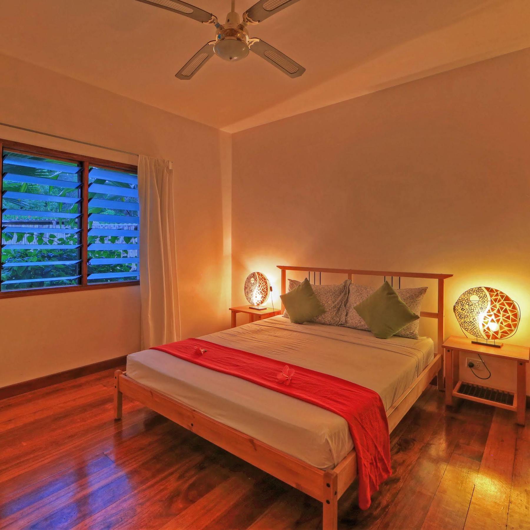 Tropicana Lagoon Apartments Port Vila Bagian luar foto